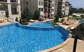 Pearl Beach Apartments In The Cliff Resort